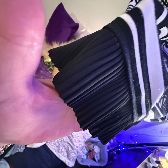 Haani Black and White Geometric Long Sleeve Dress - Picture 2 of 5